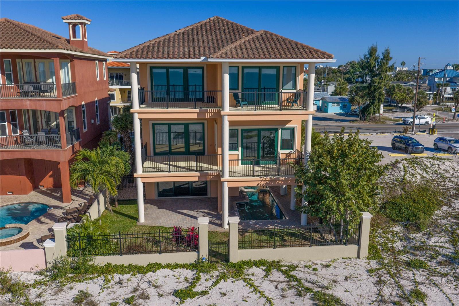 Image 5 of 30 For 9546 Gulf Boulevard