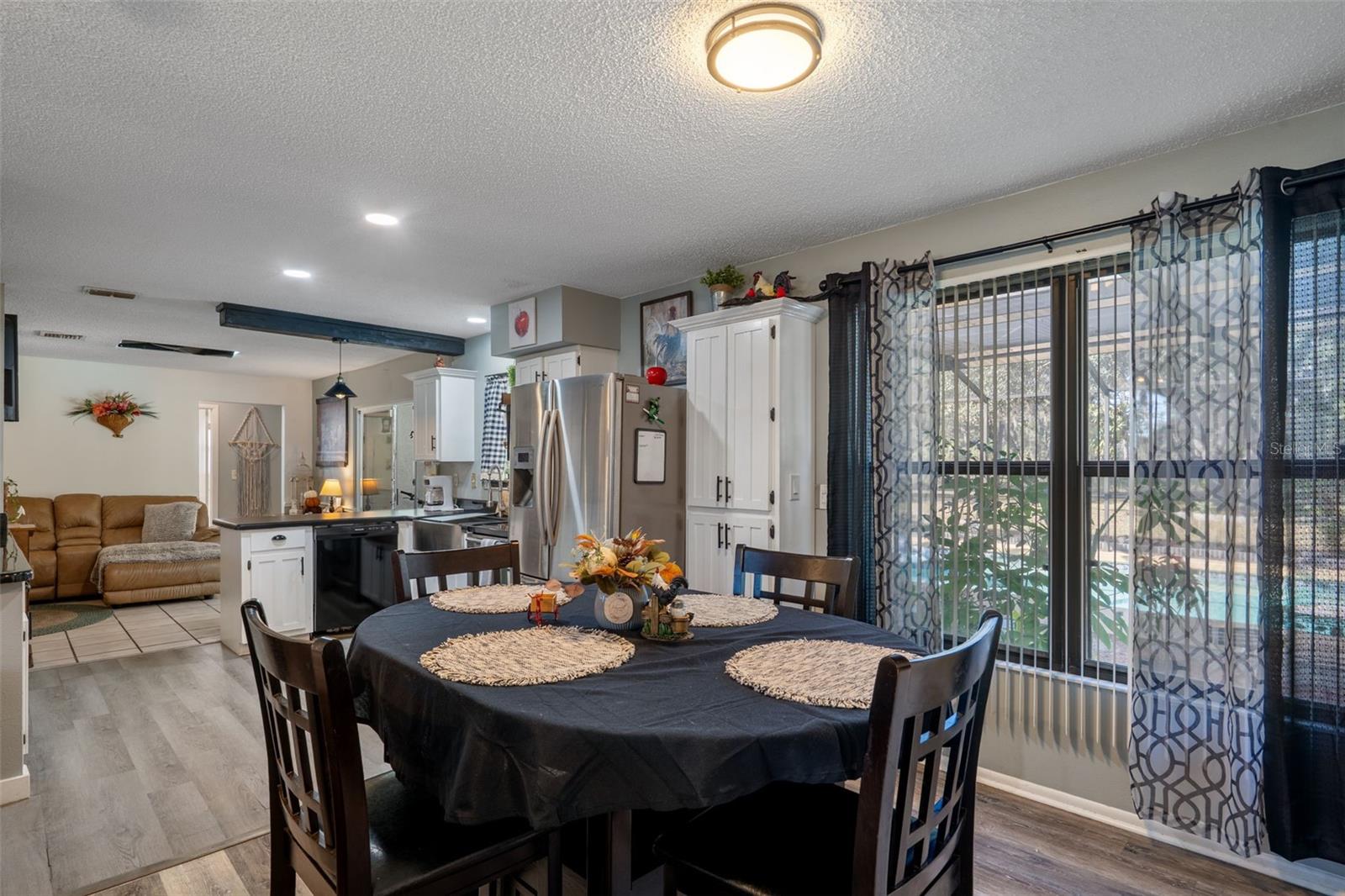 Image 10 of 27 For 7311 Edinburgh Way