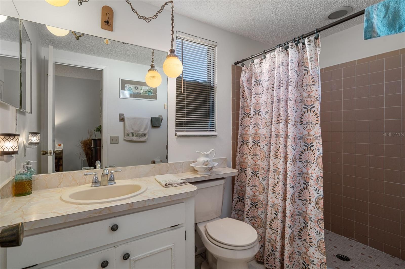 Image 16 of 27 For 7311 Edinburgh Way