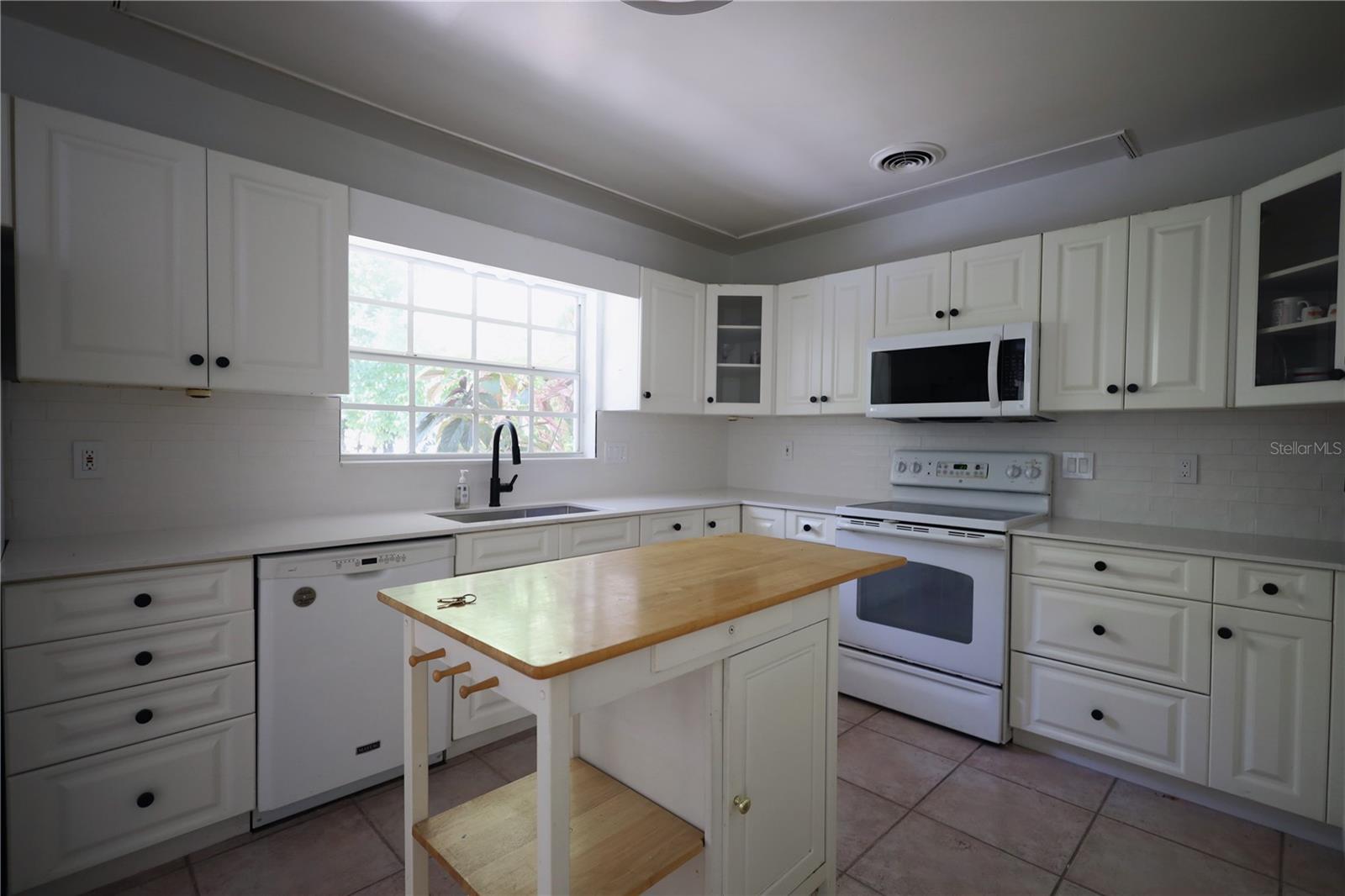 Image 10 of 40 For 4115 Platt Street