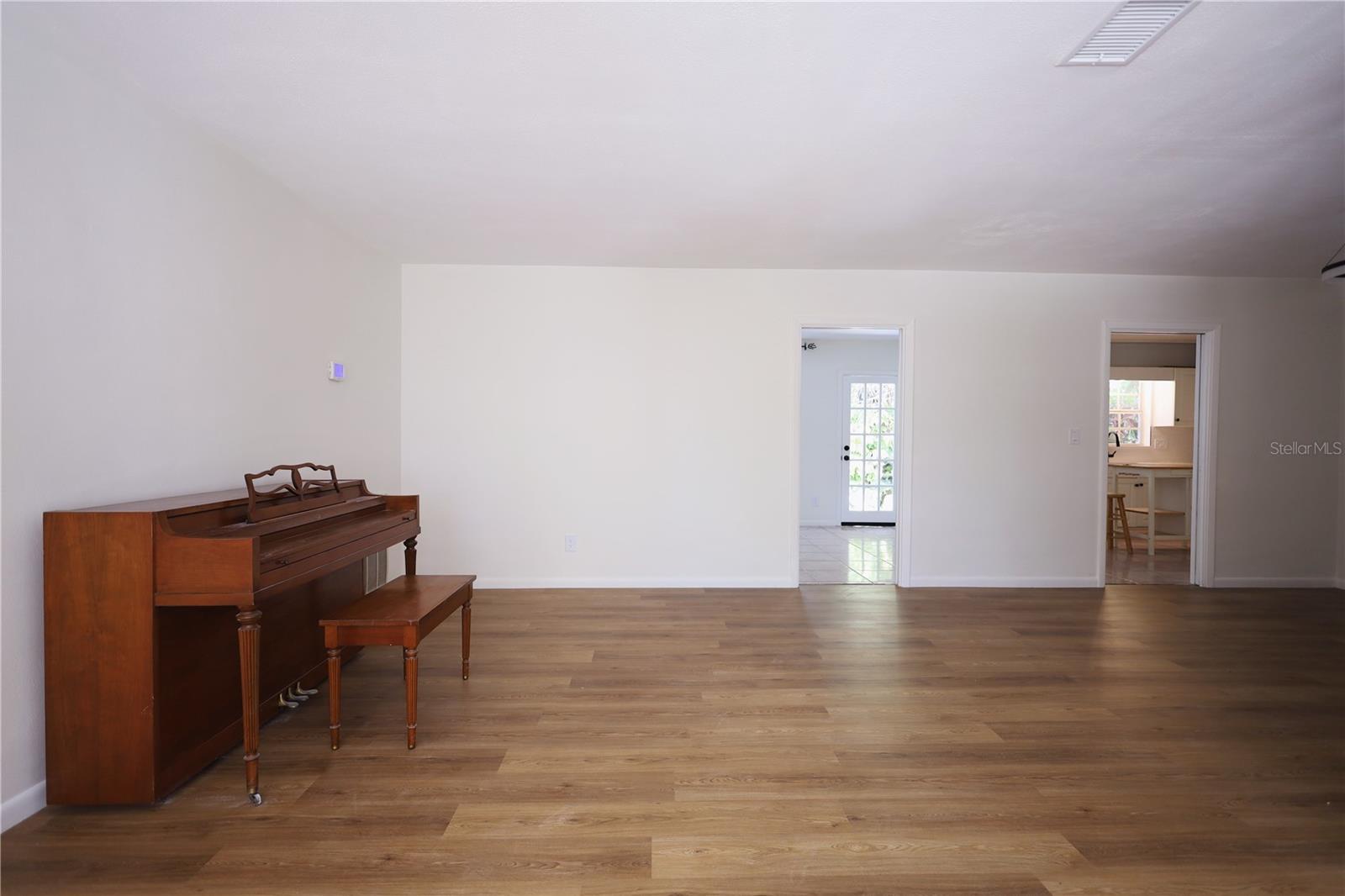 Image 7 of 40 For 4115 Platt Street