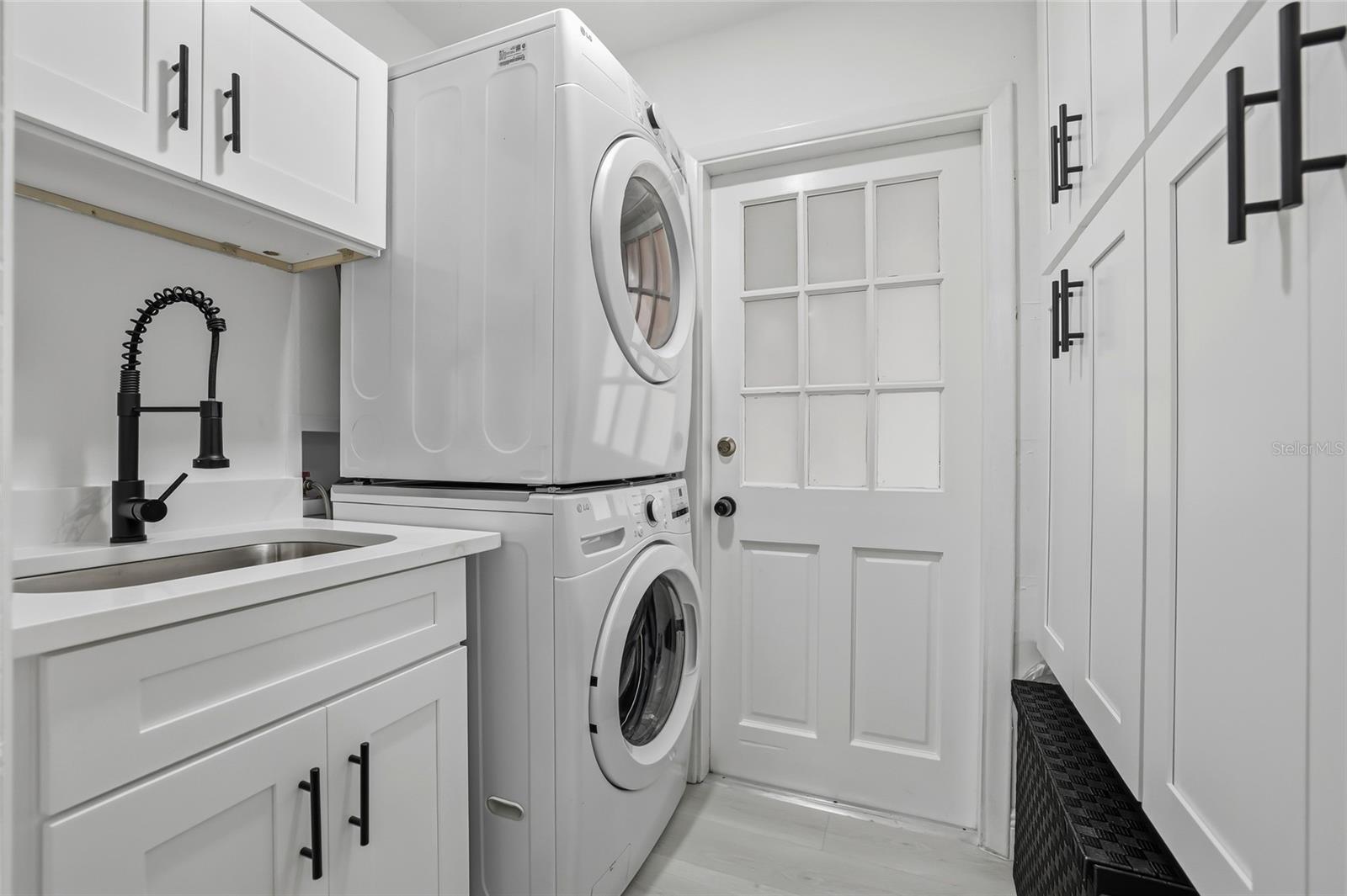 Image 28 of 53 For 9402 Newport Avenue