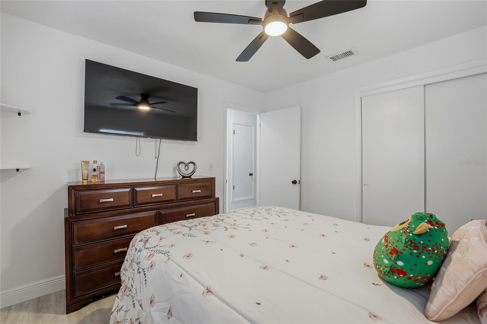 Image 30 of 53 For 9402 Newport Avenue