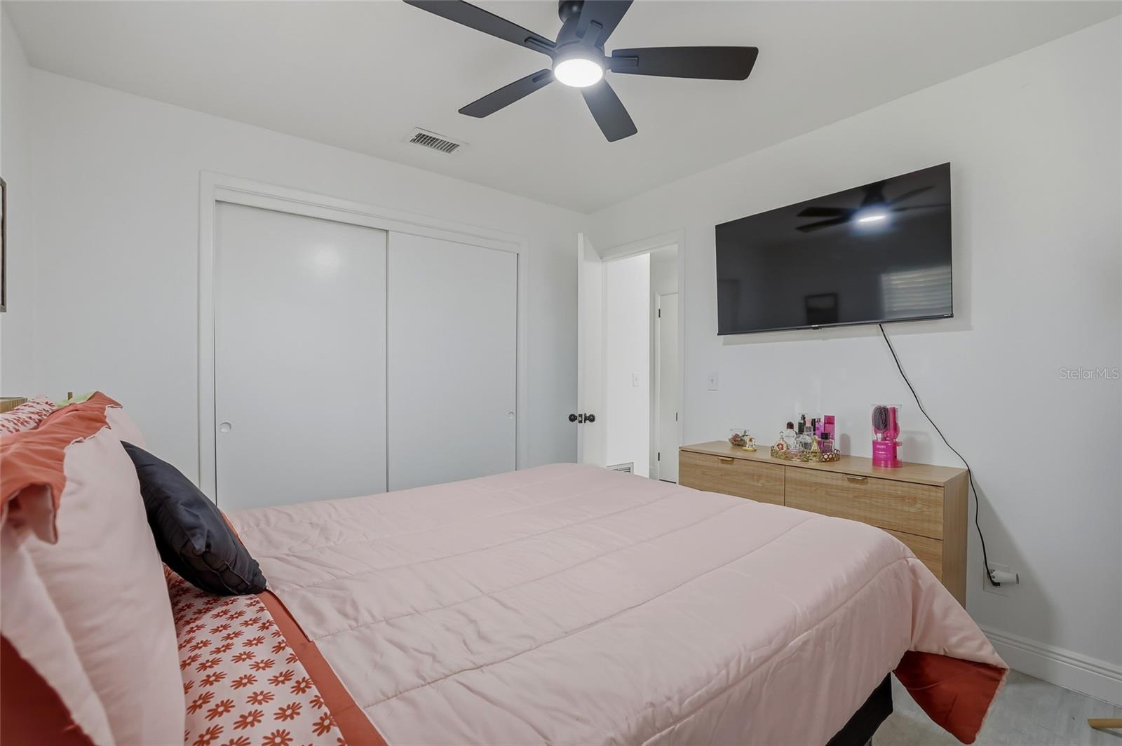 Image 34 of 53 For 9402 Newport Avenue