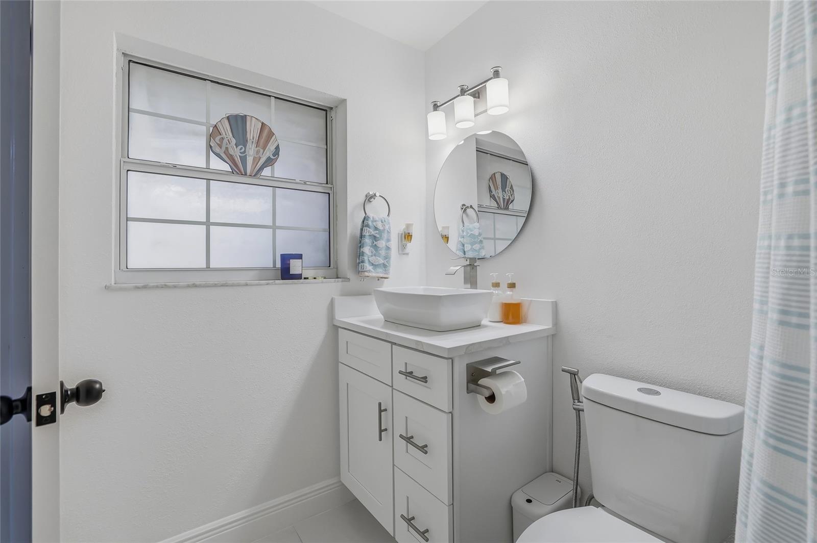 Image 35 of 53 For 9402 Newport Avenue