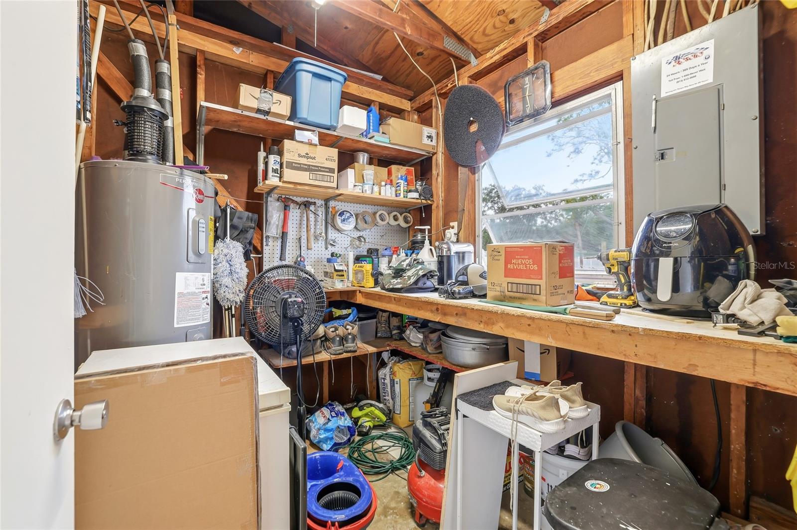 Image 43 of 53 For 9402 Newport Avenue