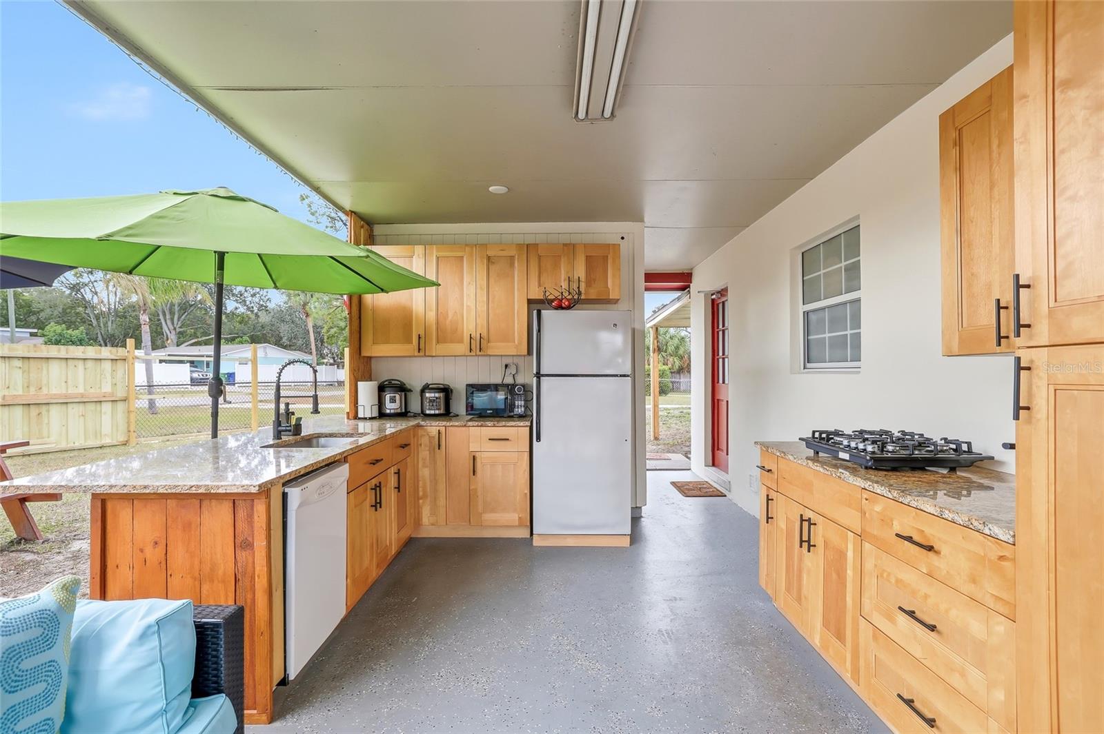 Image 46 of 53 For 9402 Newport Avenue