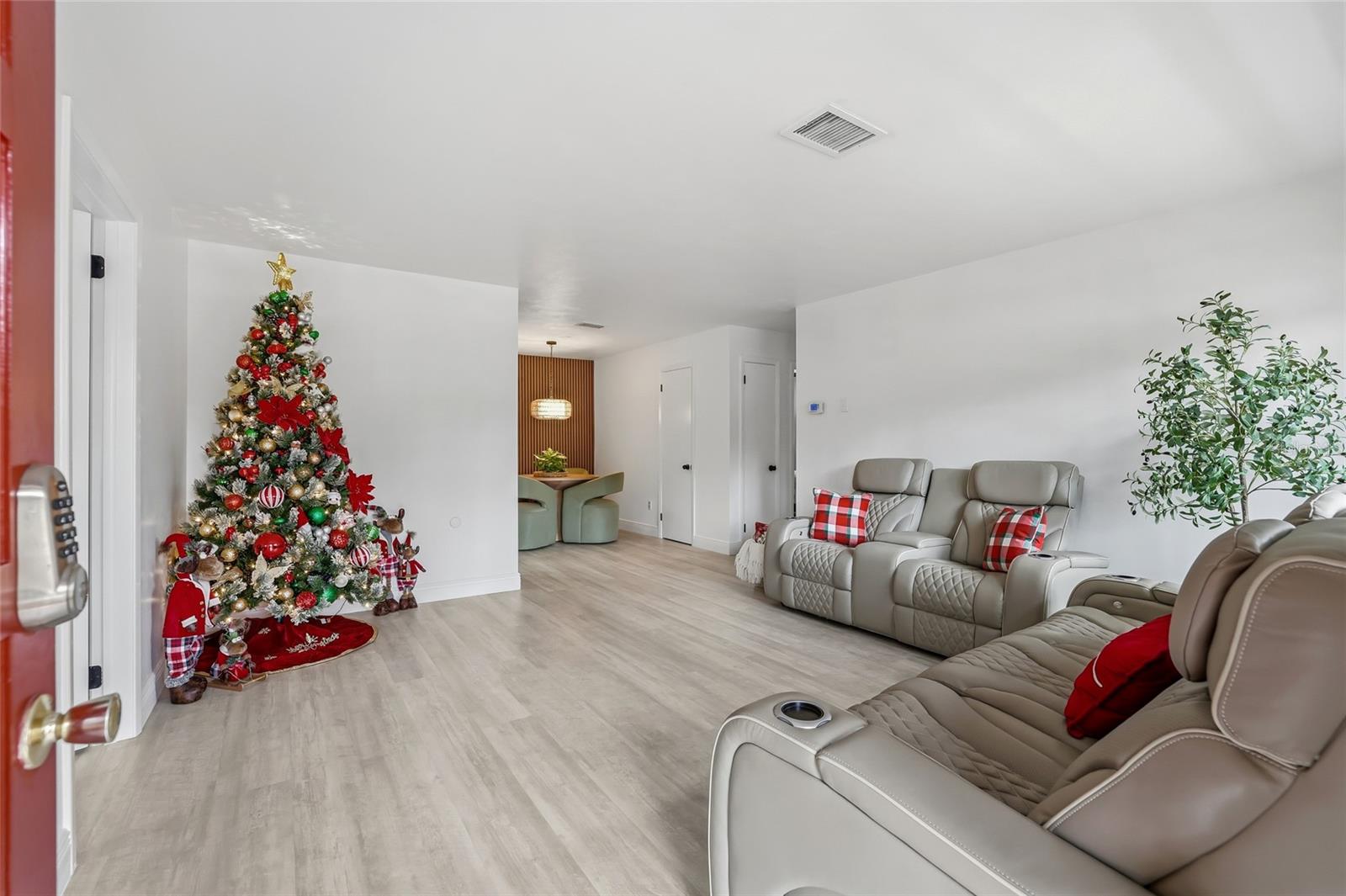 Image 7 of 53 For 9402 Newport Avenue