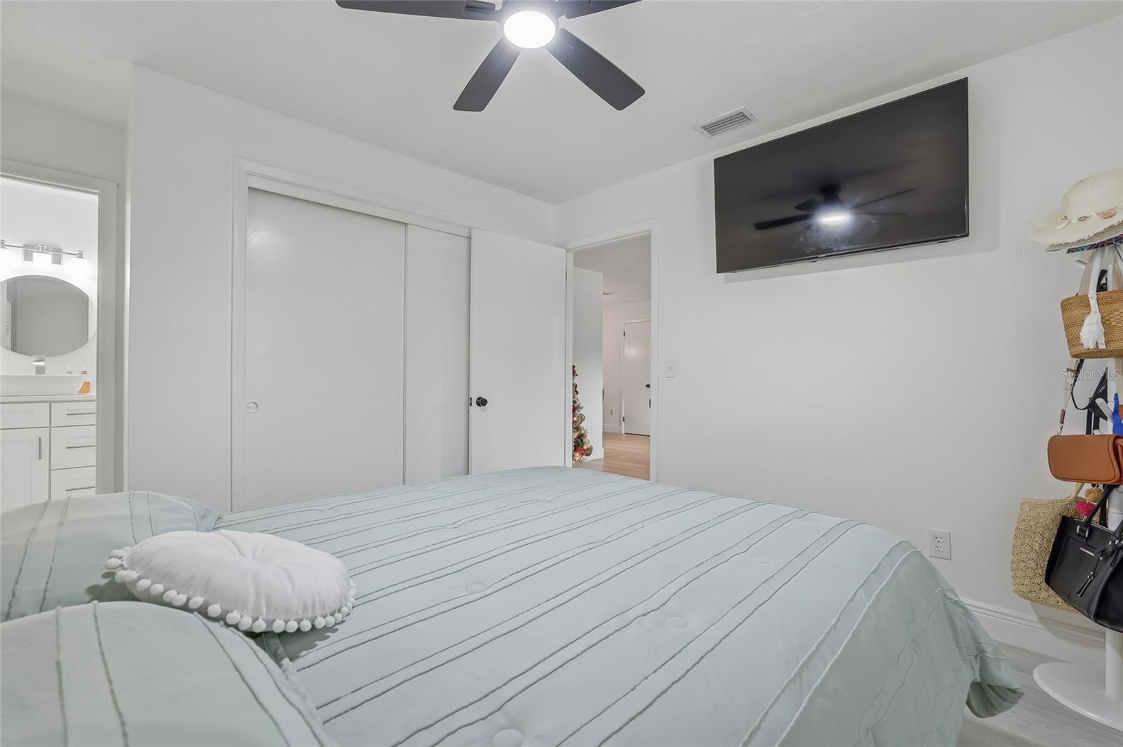 Image 9 of 53 For 9402 Newport Avenue