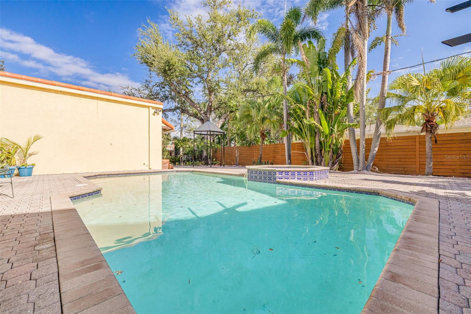 Image 24 of 65 For 201 Blanca Avenue