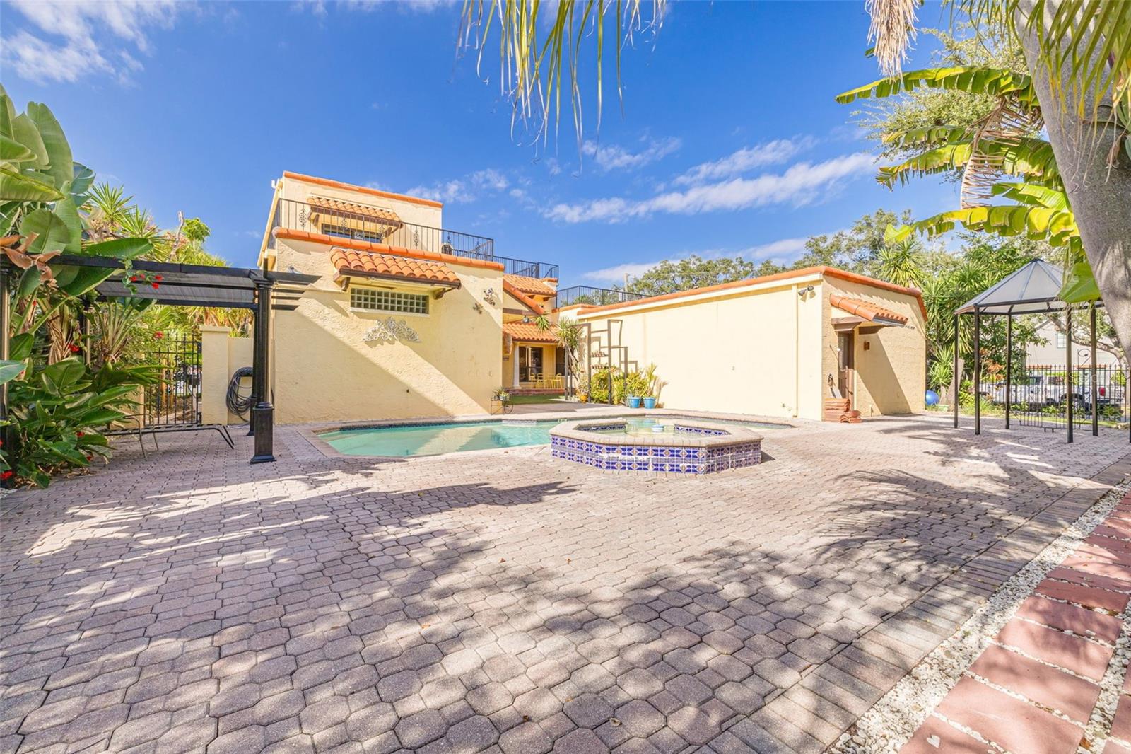 Image 26 of 65 For 201 Blanca Avenue