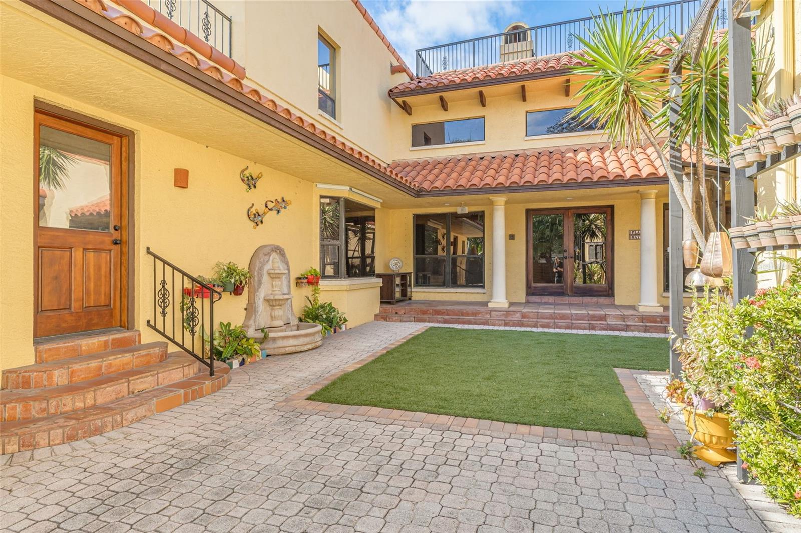 Image 28 of 65 For 201 Blanca Avenue