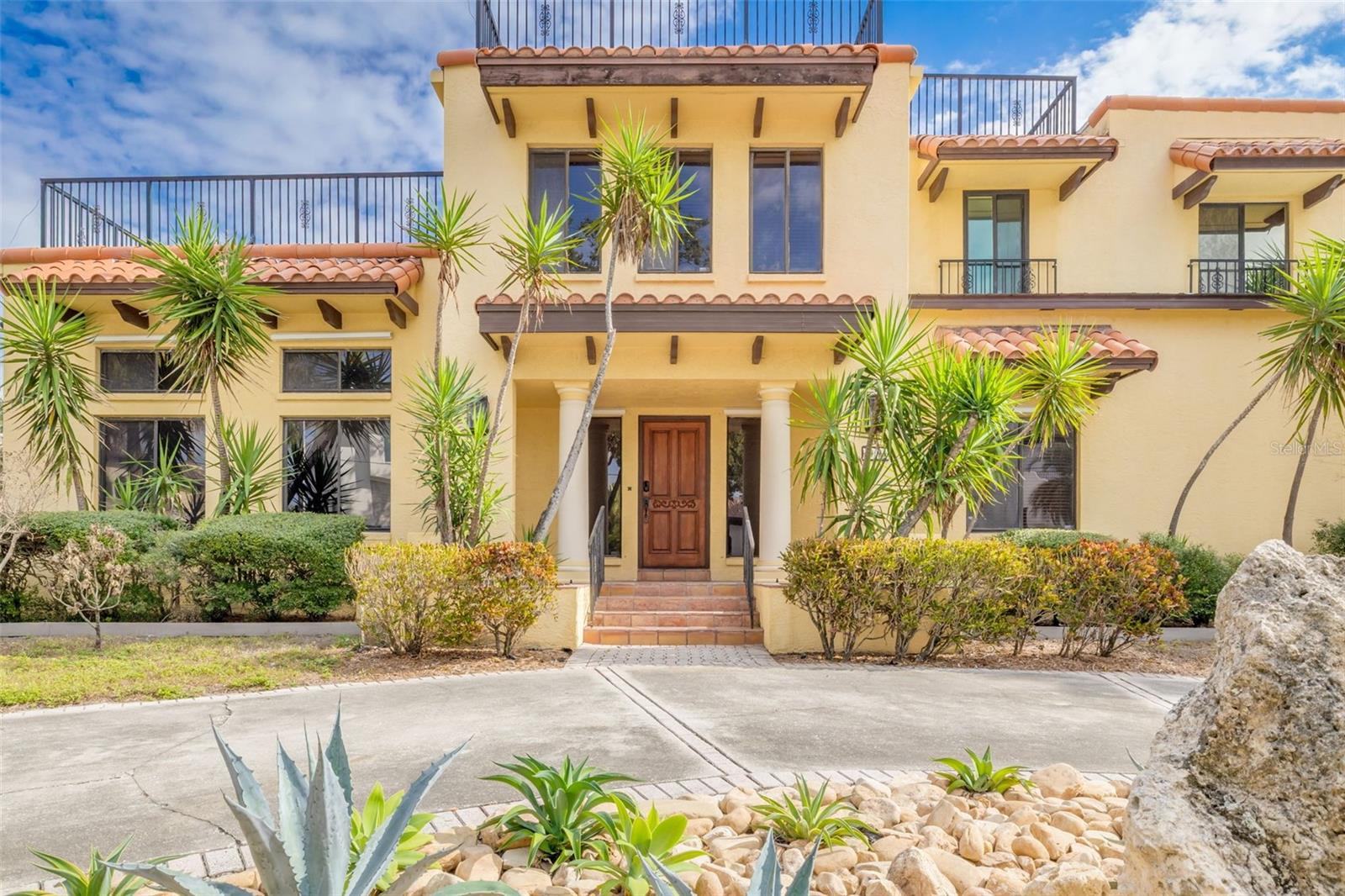 Image 3 of 65 For 201 Blanca Avenue