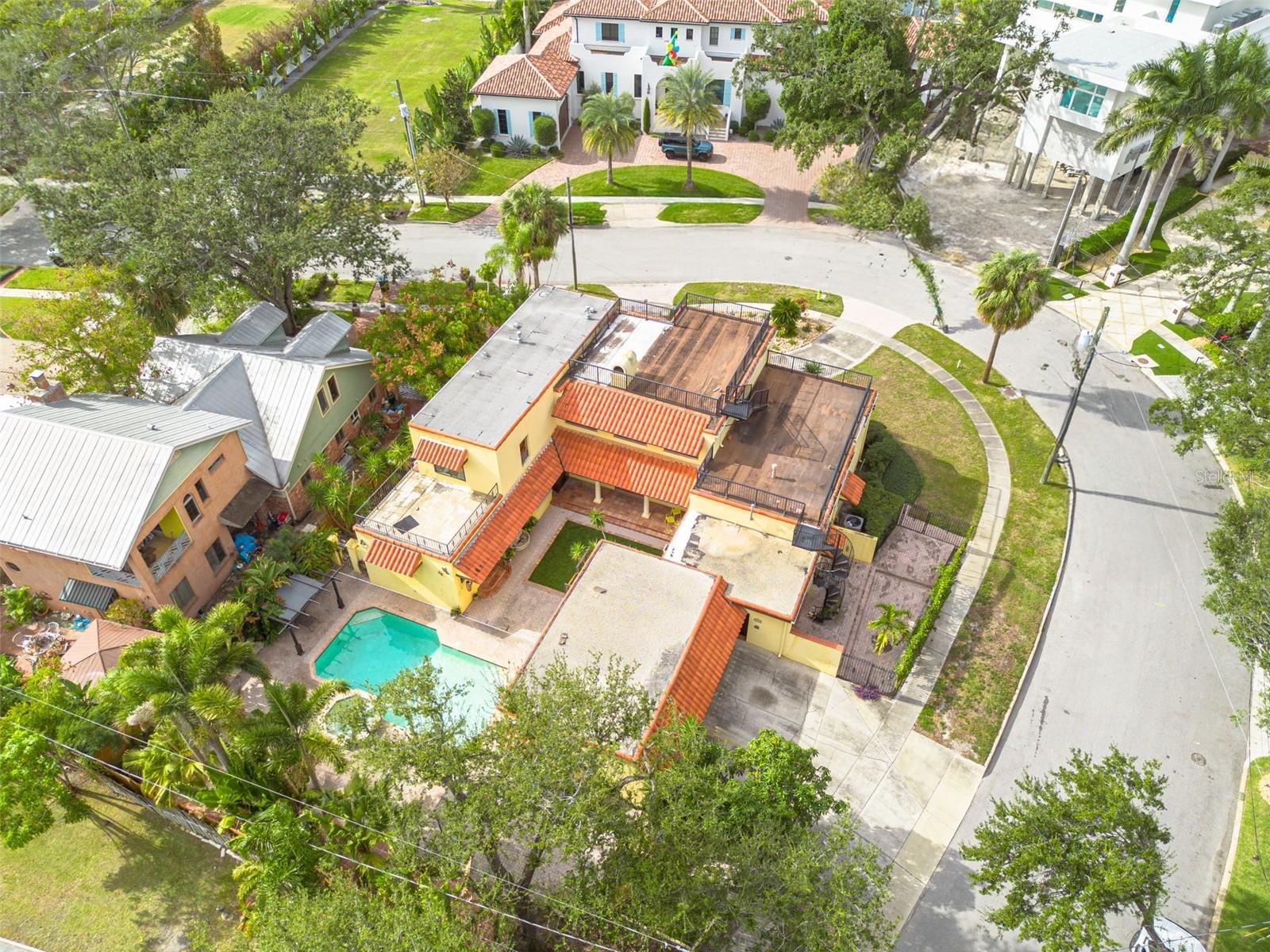 Image 4 of 65 For 201 Blanca Avenue