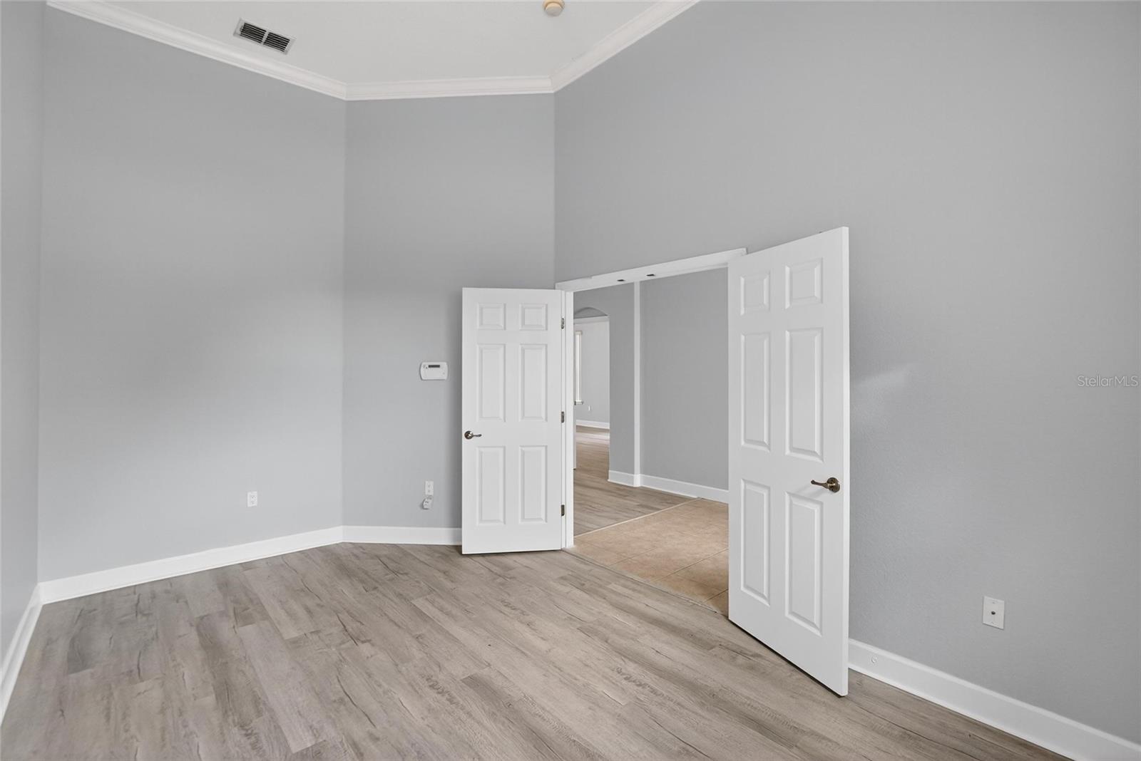 Image 11 of 88 For 258 Terranova Boulevard