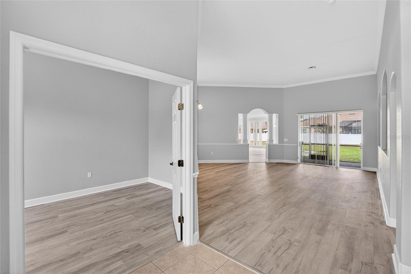 Image 12 of 88 For 258 Terranova Boulevard