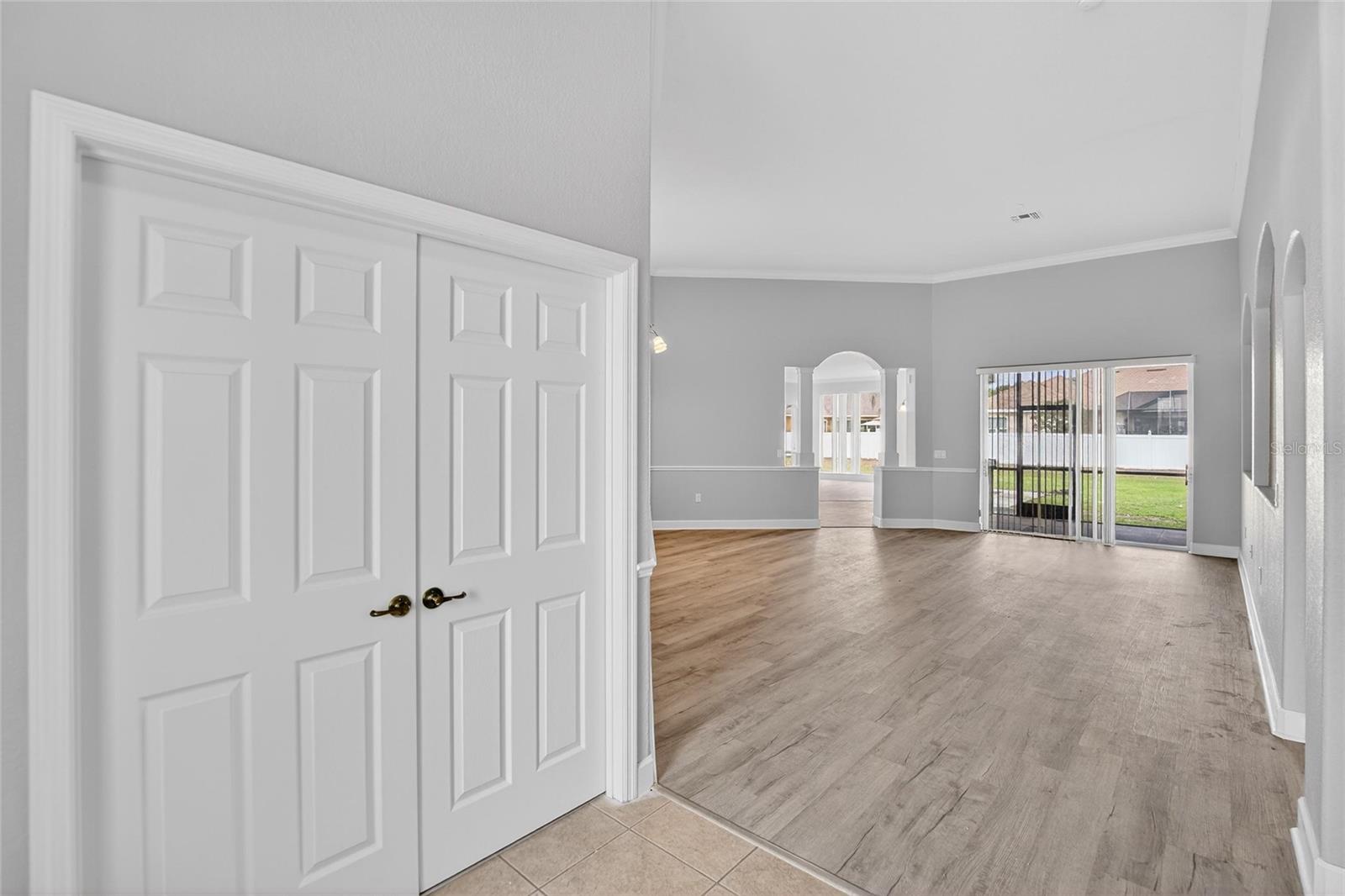 Image 13 of 88 For 258 Terranova Boulevard