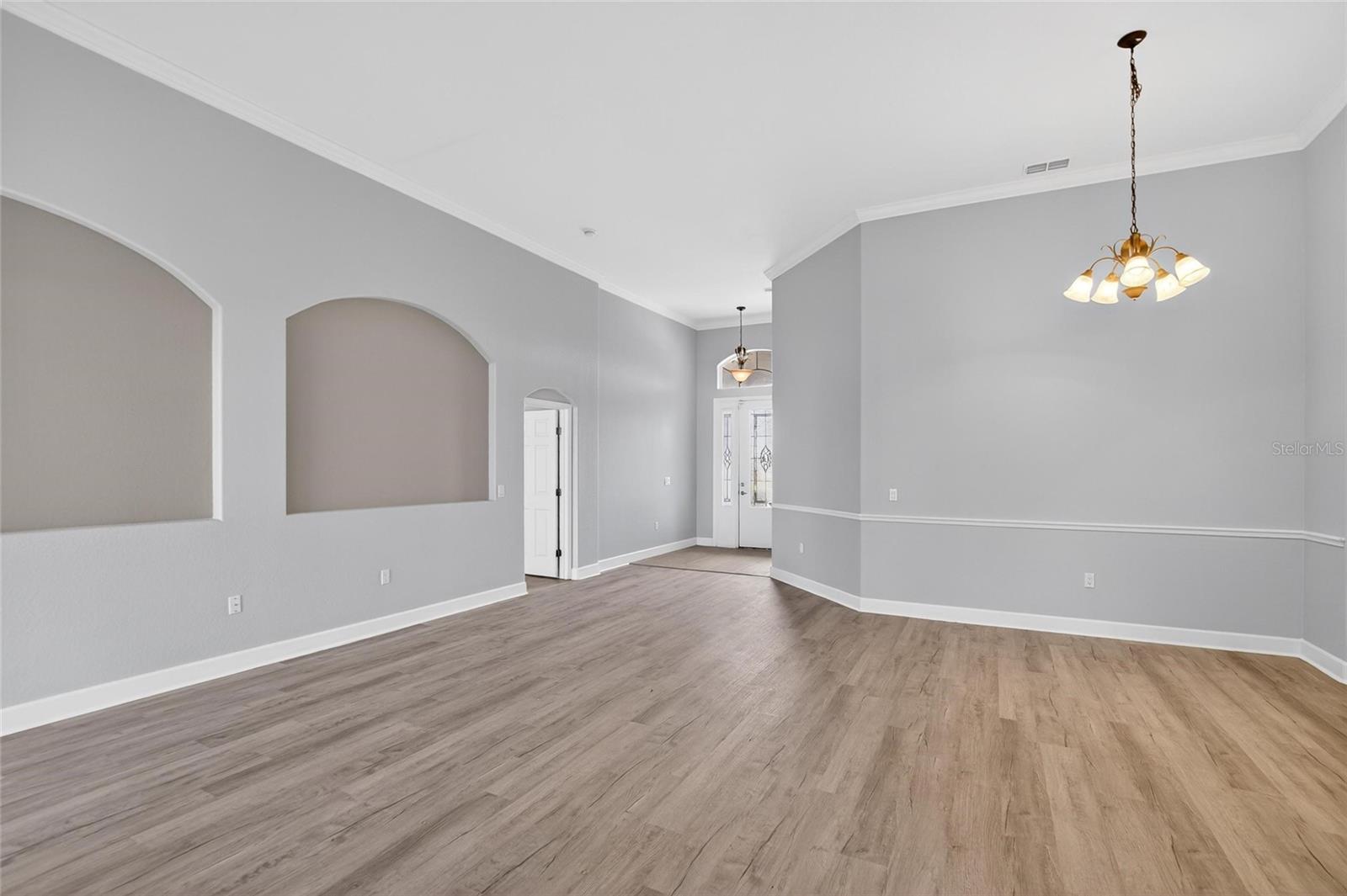 Image 15 of 88 For 258 Terranova Boulevard