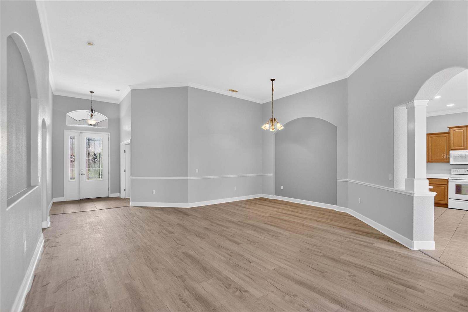 Image 16 of 88 For 258 Terranova Boulevard