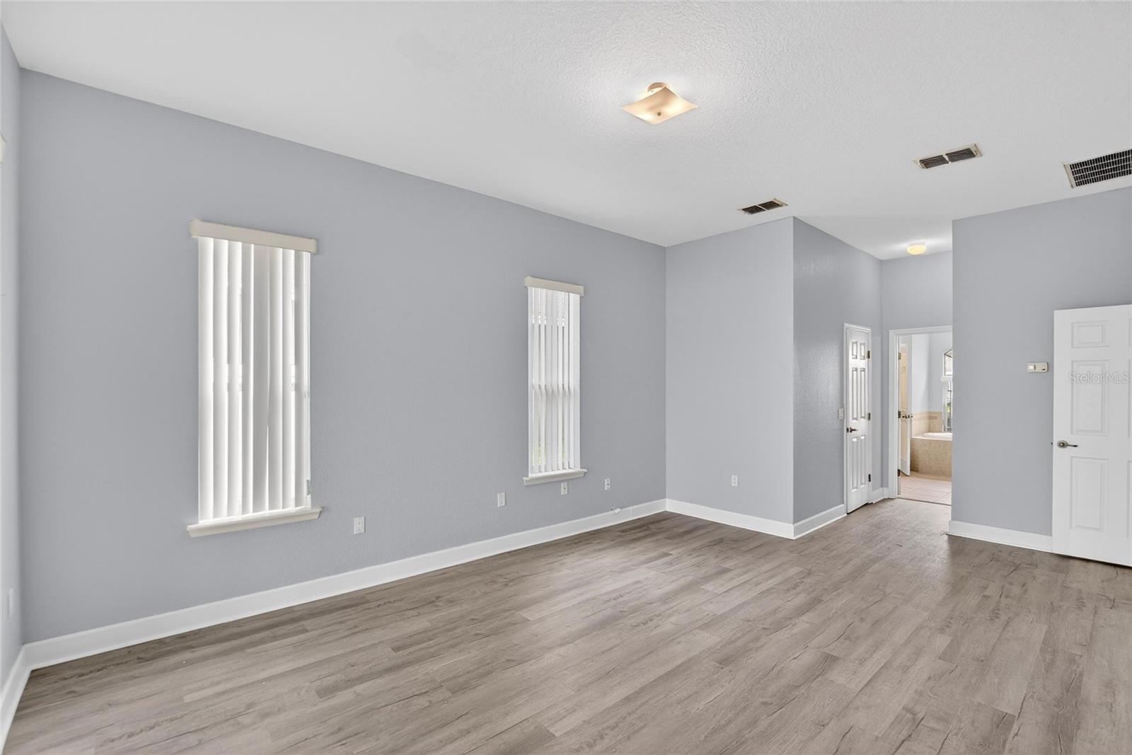 Image 22 of 88 For 258 Terranova Boulevard