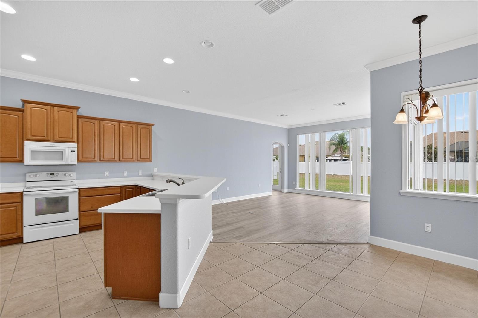 Image 31 of 88 For 258 Terranova Boulevard