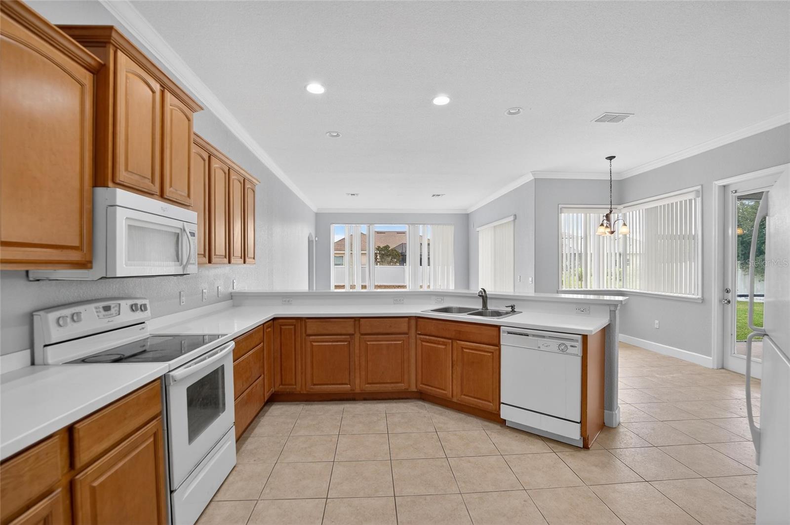 Image 34 of 88 For 258 Terranova Boulevard