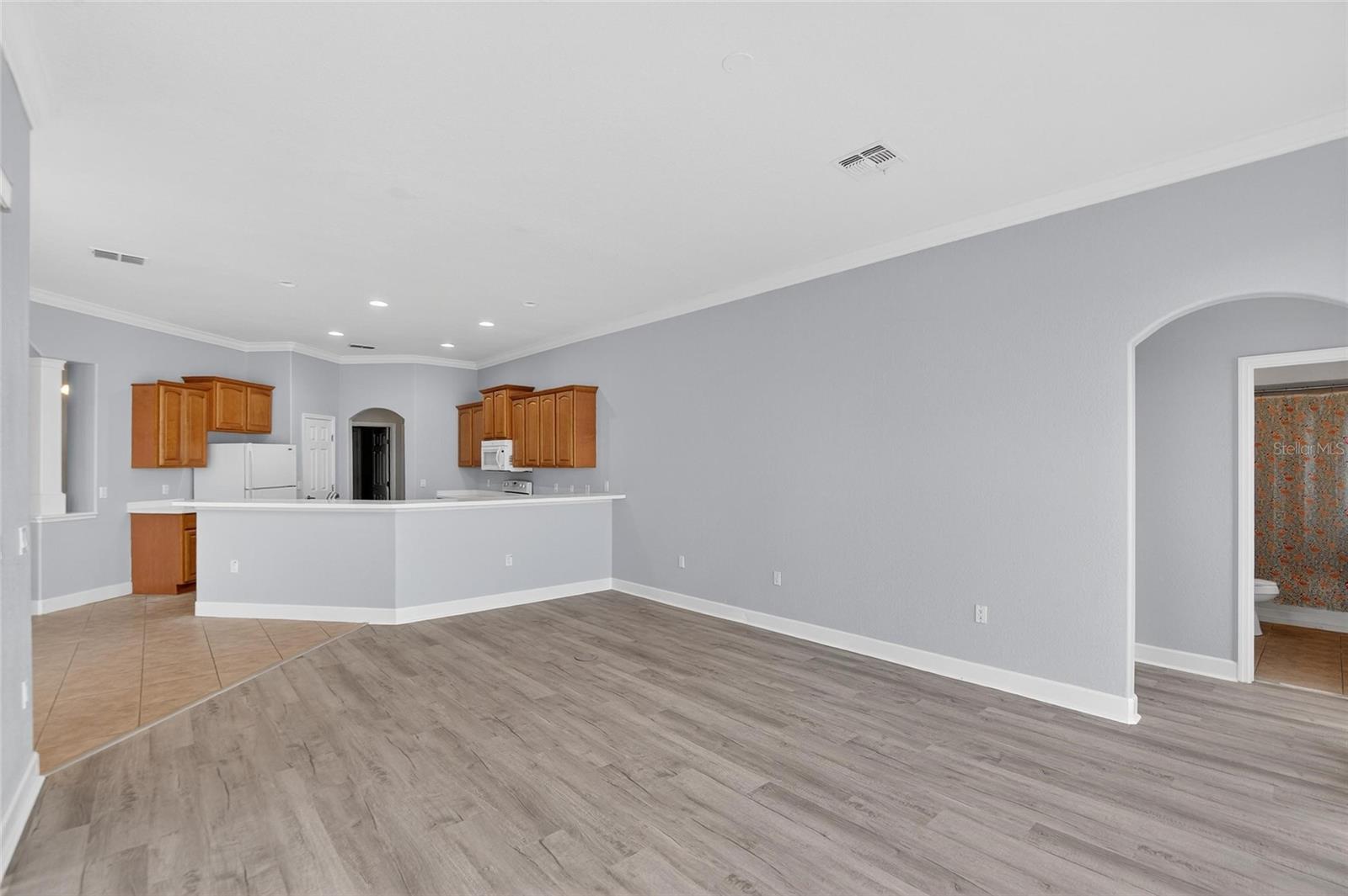 Image 36 of 88 For 258 Terranova Boulevard