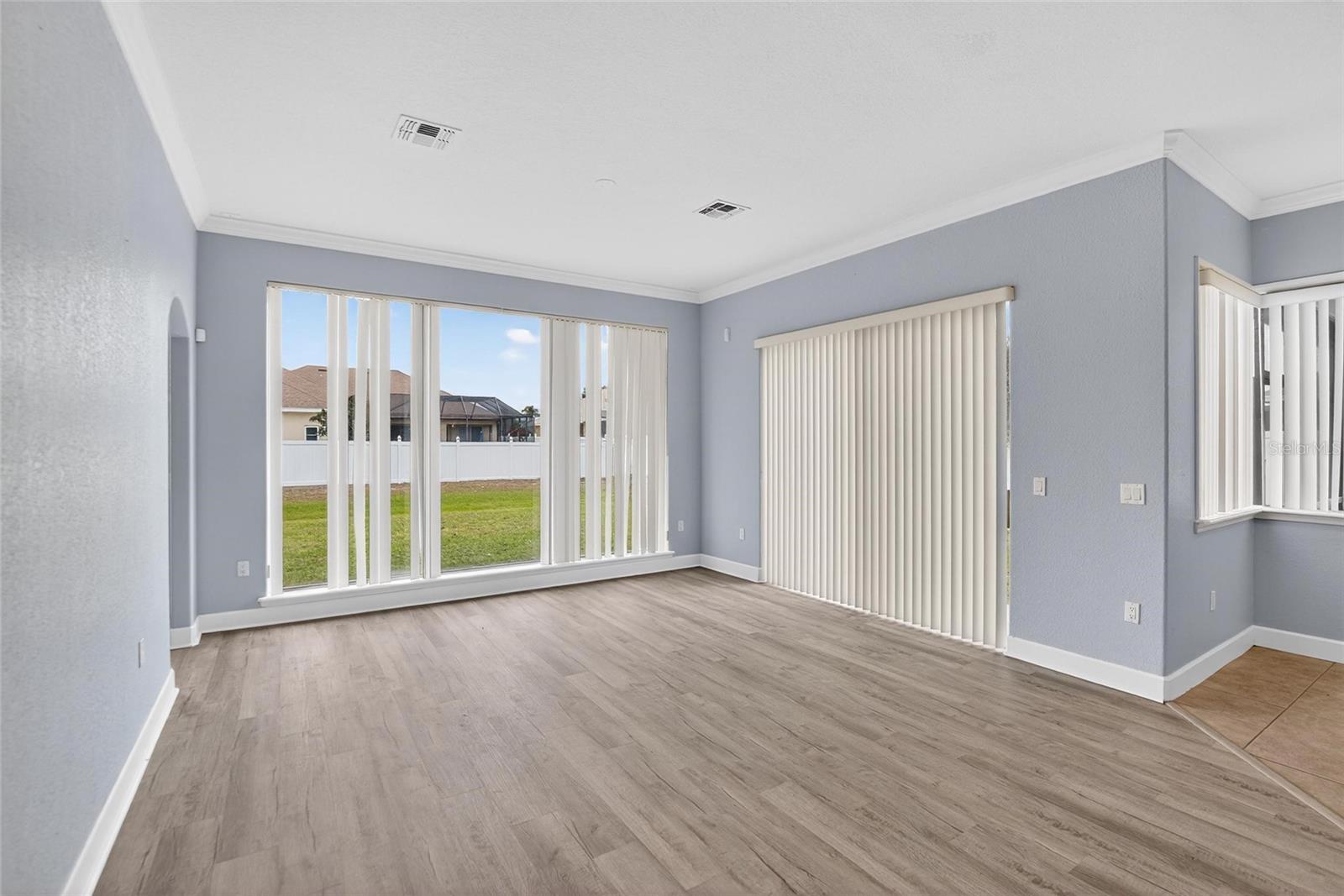 Image 42 of 88 For 258 Terranova Boulevard