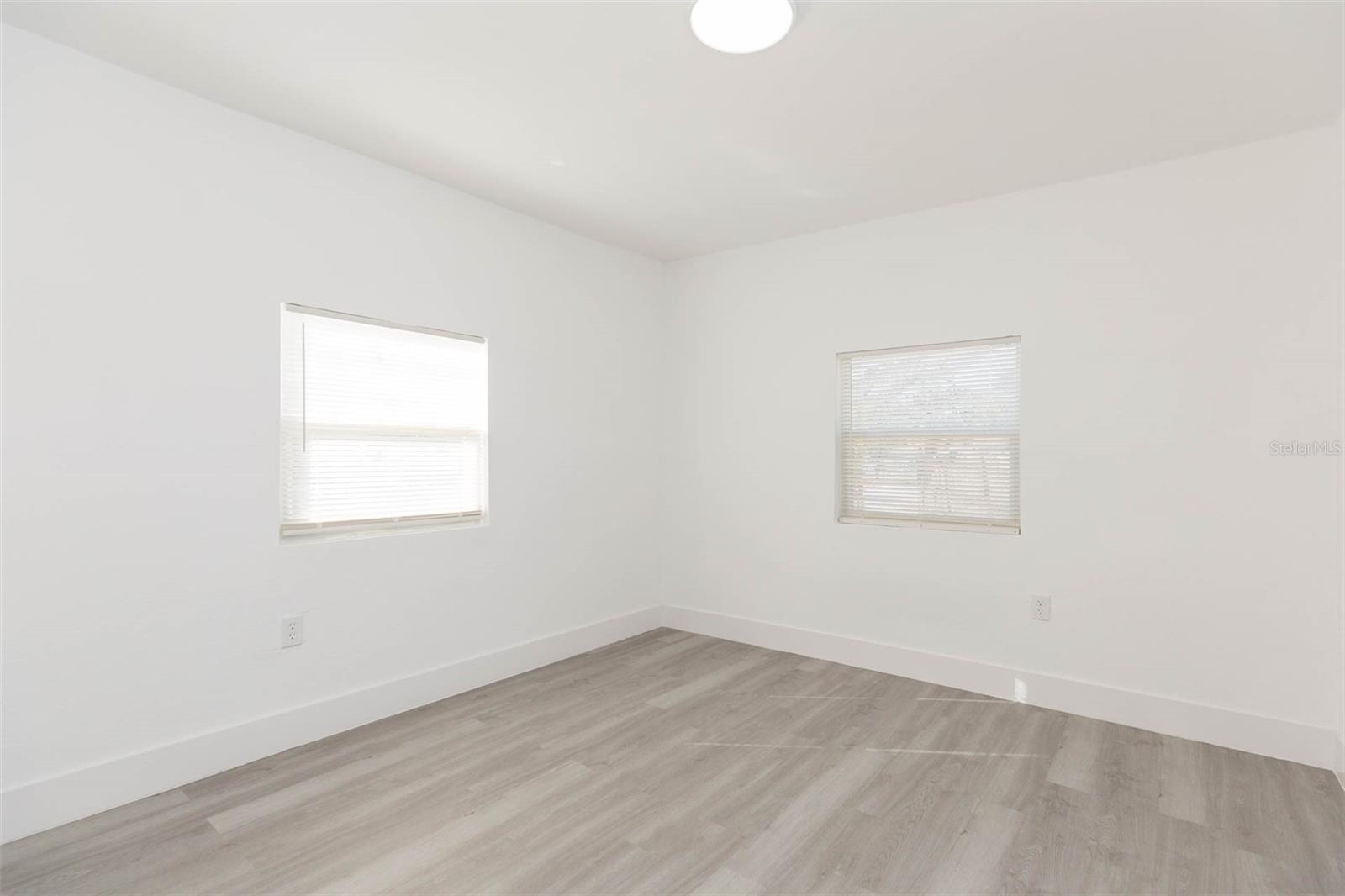 Image 14 of 29 For 8102 14th  