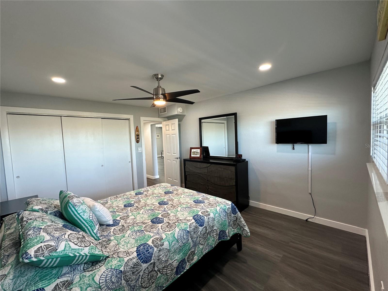 Image 10 of 25 For 300 64th Avenue 318