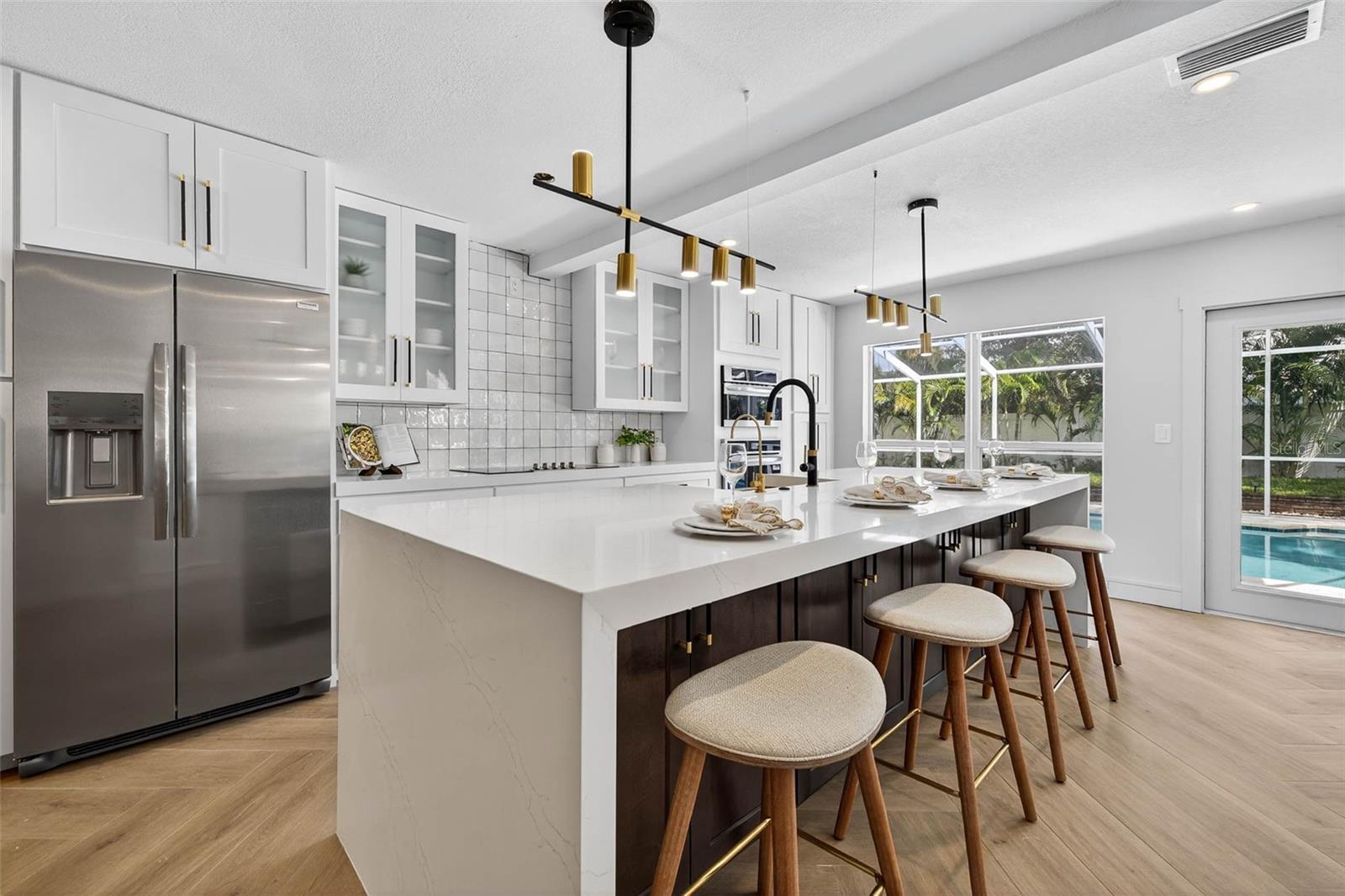 Image 10 of 41 For 3927 Helena Street Ne