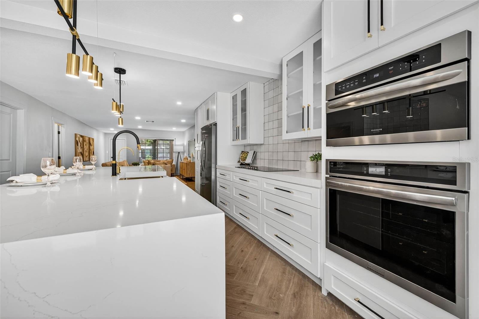 Image 17 of 41 For 3927 Helena Street Ne