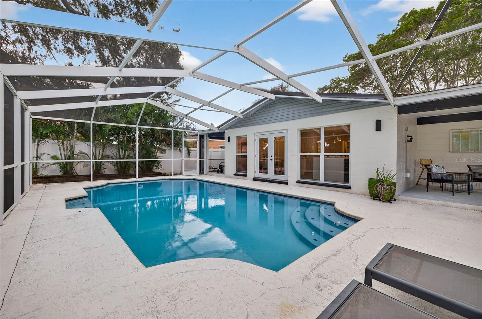 Image 32 of 41 For 3927 Helena Street Ne