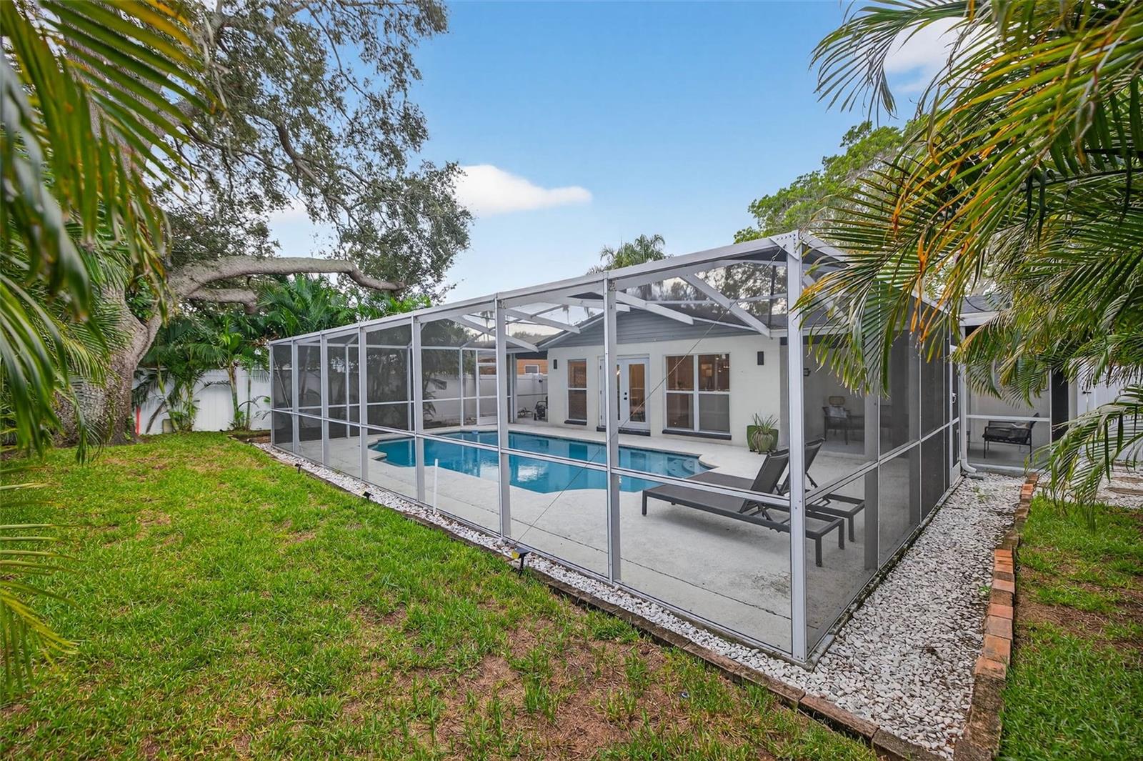 Image 37 of 41 For 3927 Helena Street Ne