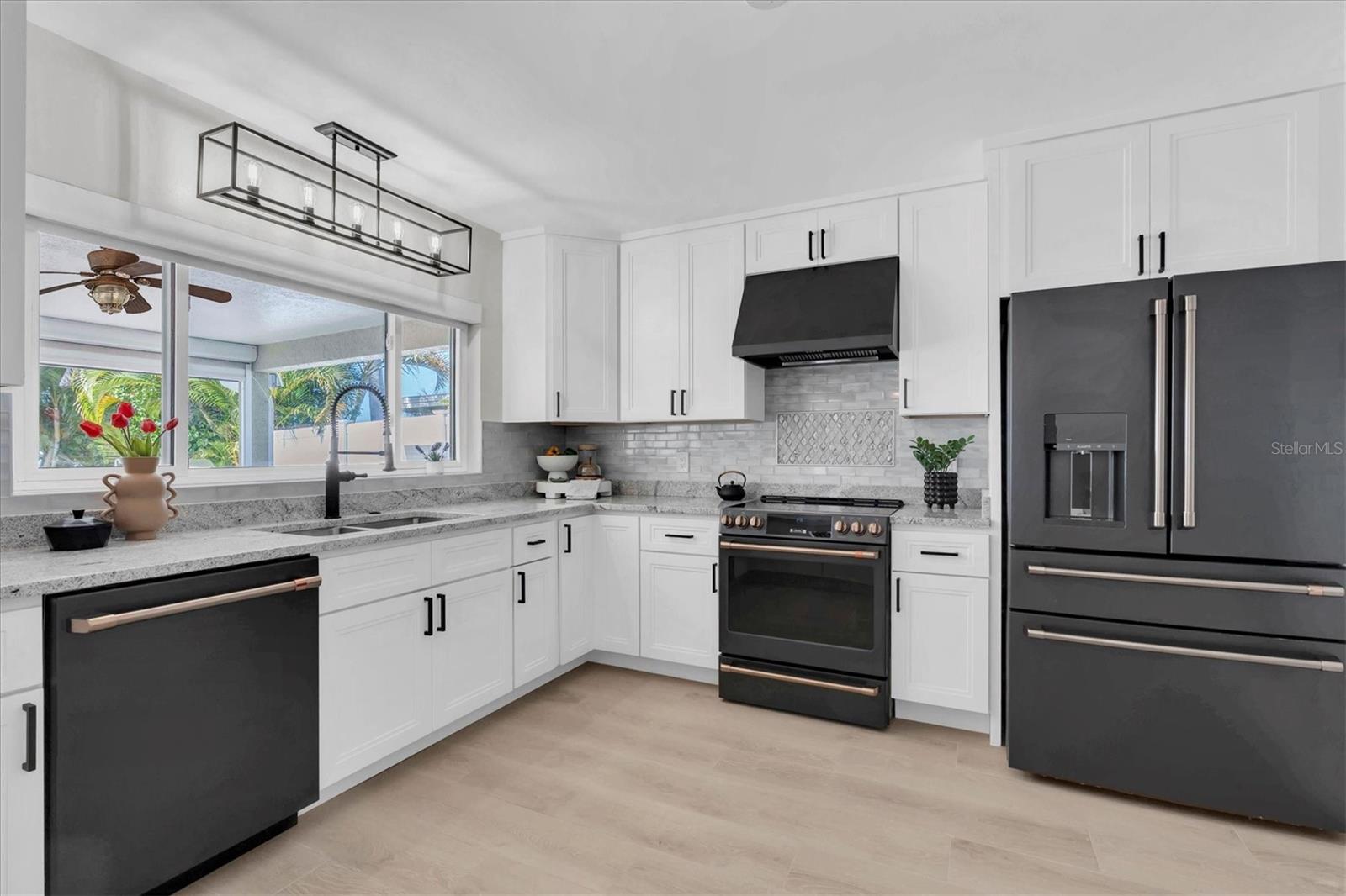 Image 14 of 37 For 17352 Kennedy Drive