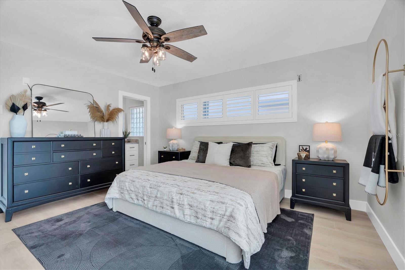 Image 18 of 37 For 17352 Kennedy Drive