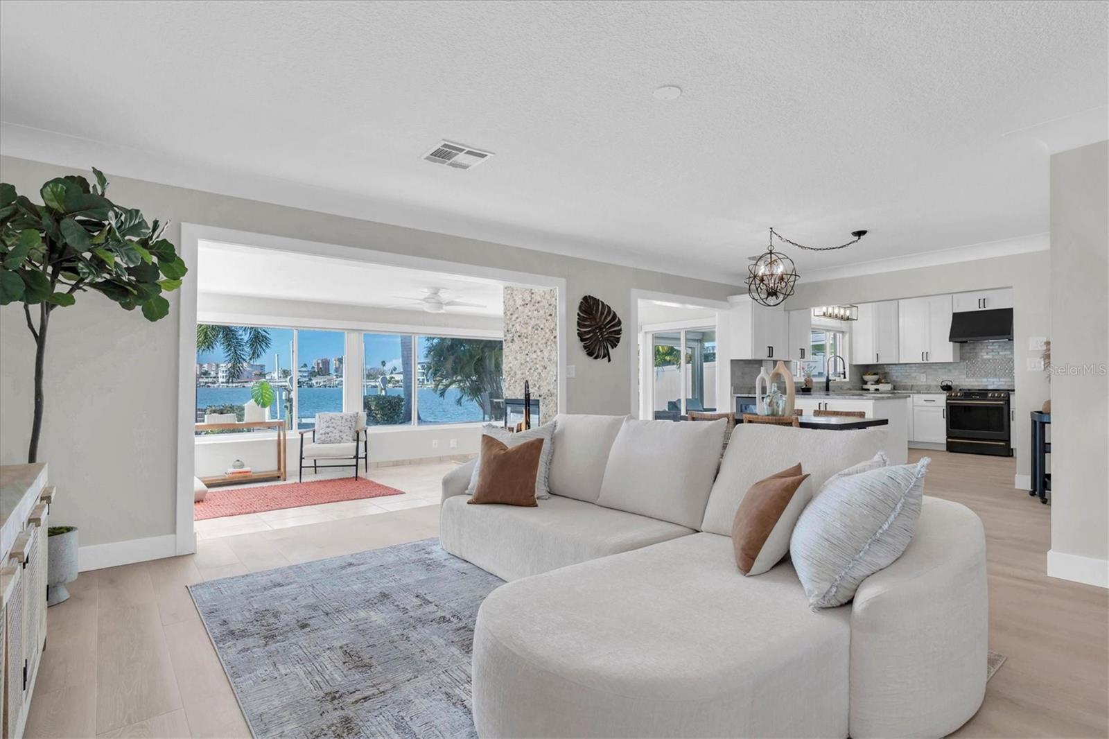 Image 7 of 37 For 17352 Kennedy Drive