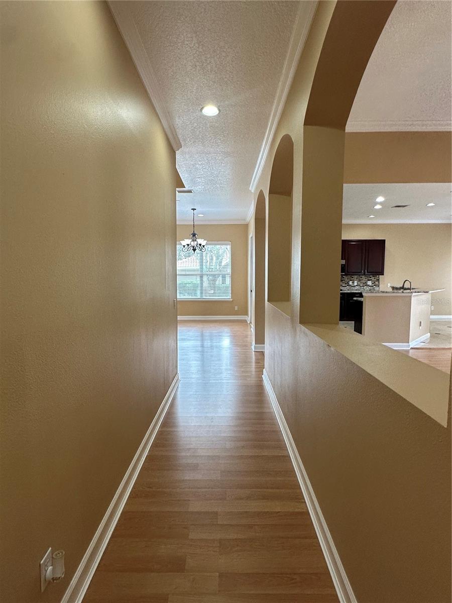 Listing photo id 14 for 7729 Aralia Way