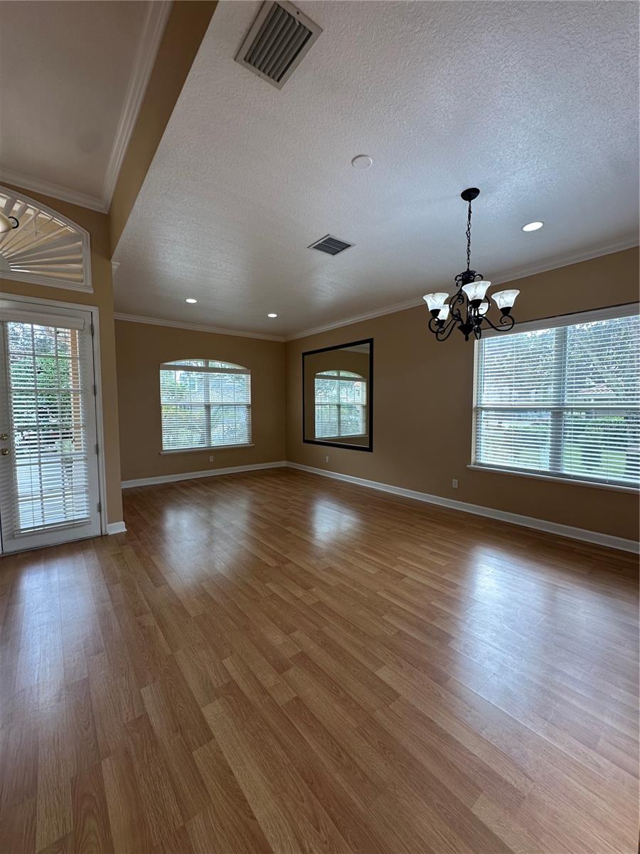 Listing photo id 0 for 7729 Aralia Way