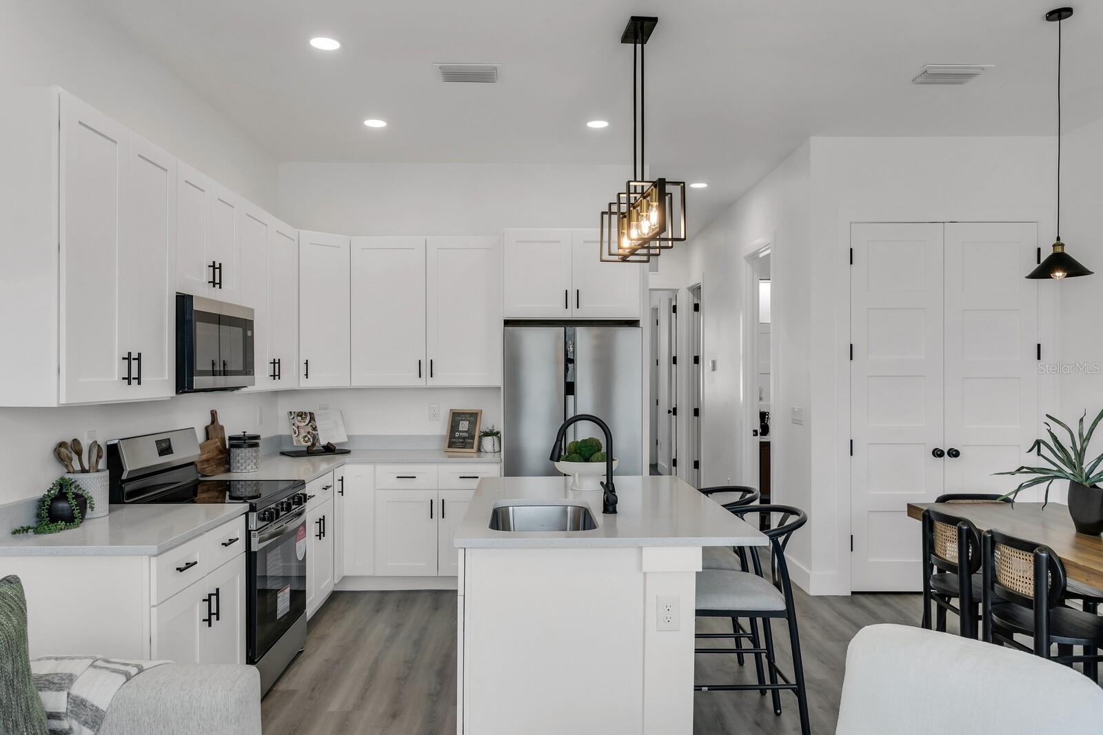 Image 6 of 33 For 7016 Mascotte Street