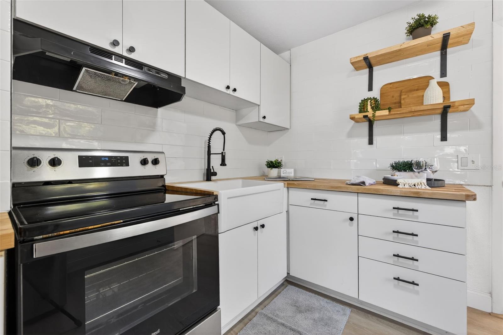 Image 15 of 35 For 3226 36th Avenue N