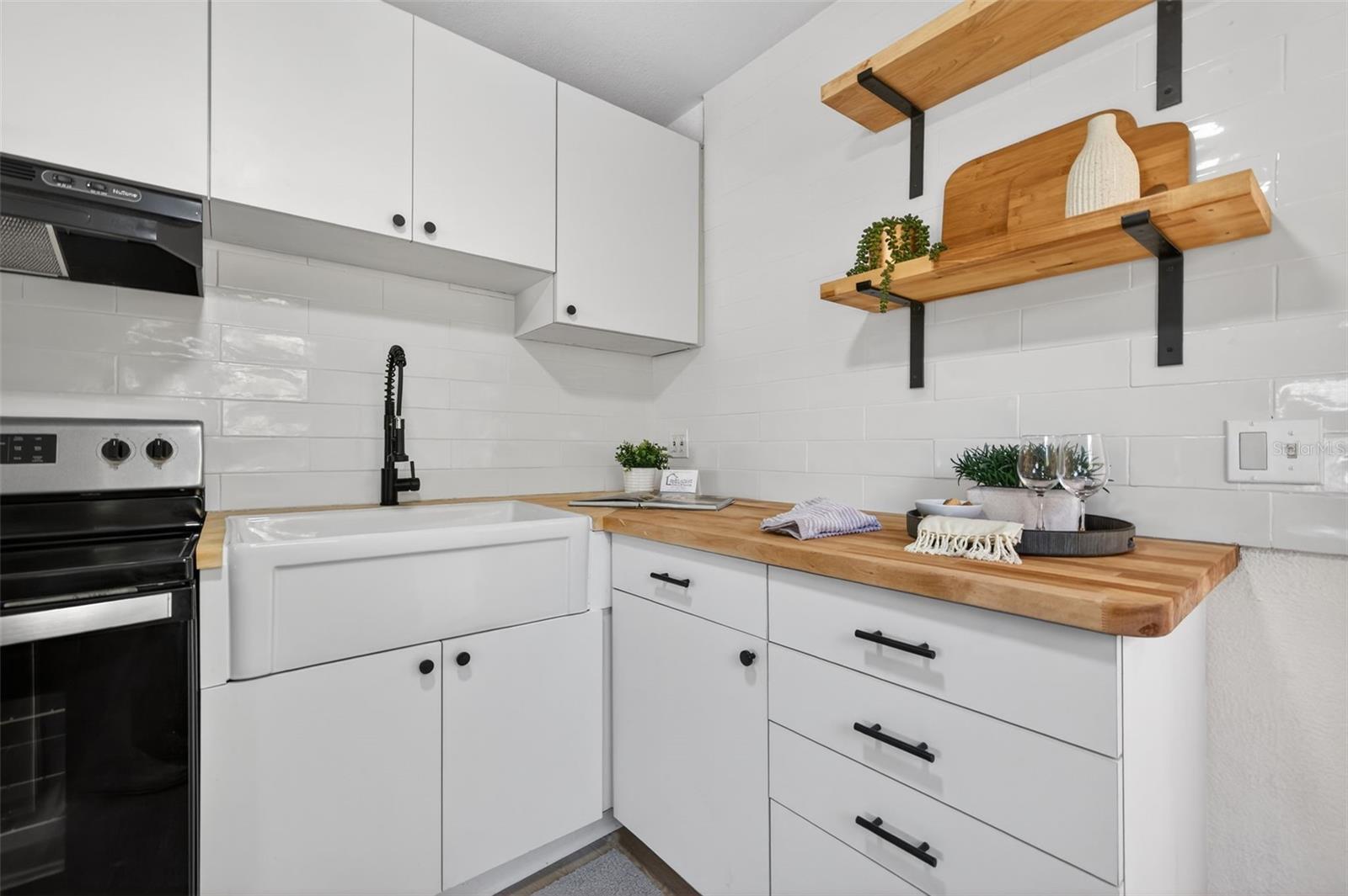 Image 16 of 35 For 3226 36th Avenue N