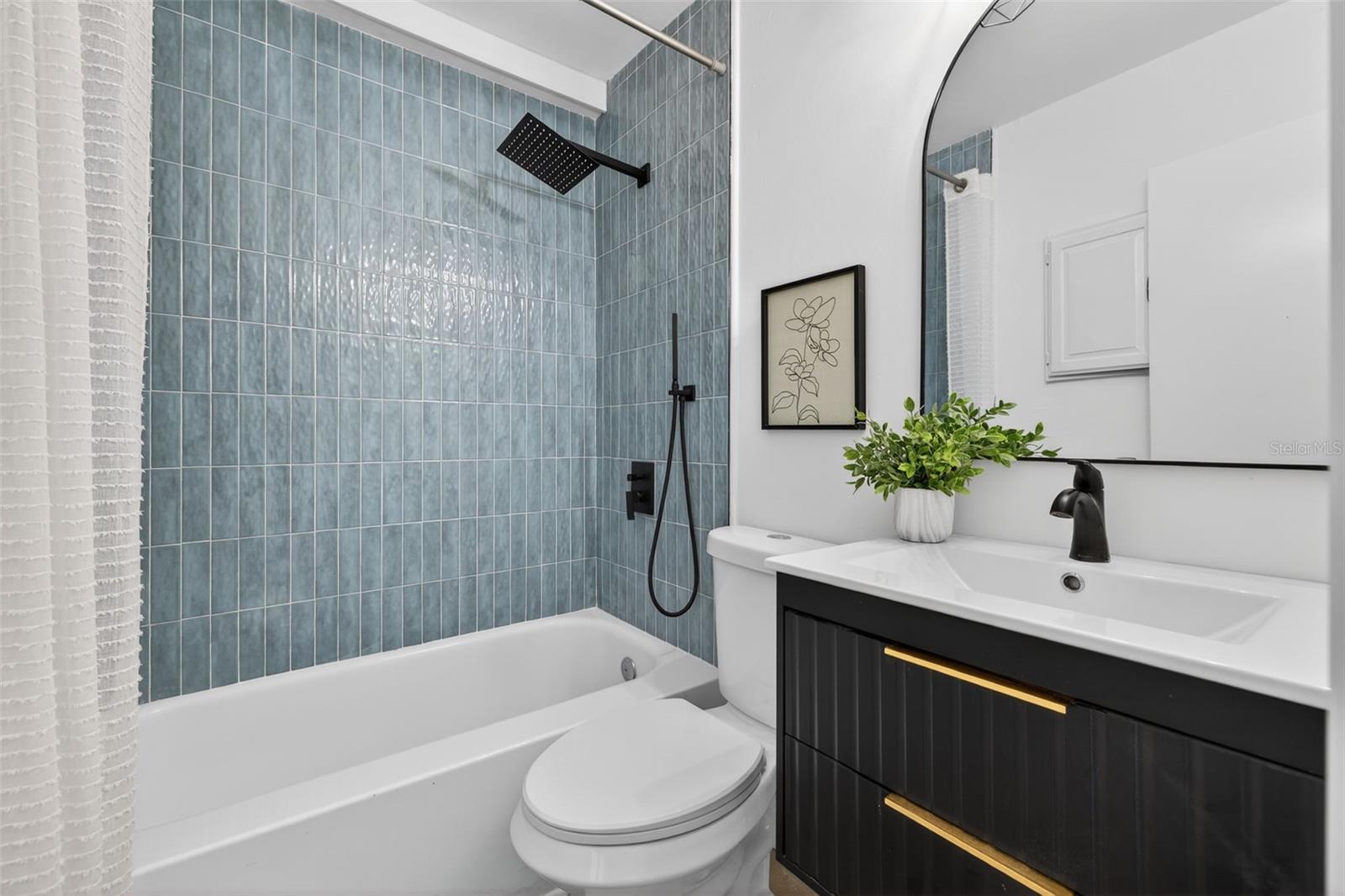 Image 25 of 35 For 3226 36th Avenue N