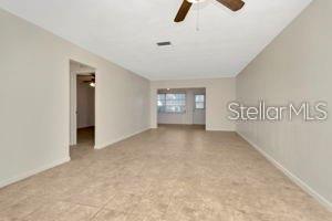 Listing photo id 13 for 1421 Normandy Park Drive 6