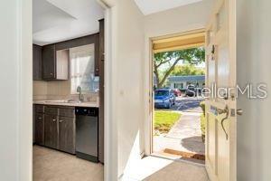 Listing photo id 17 for 1421 Normandy Park Drive 6