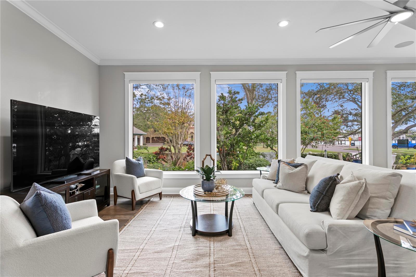 Image 18 of 41 For 655 19th Avenue Ne