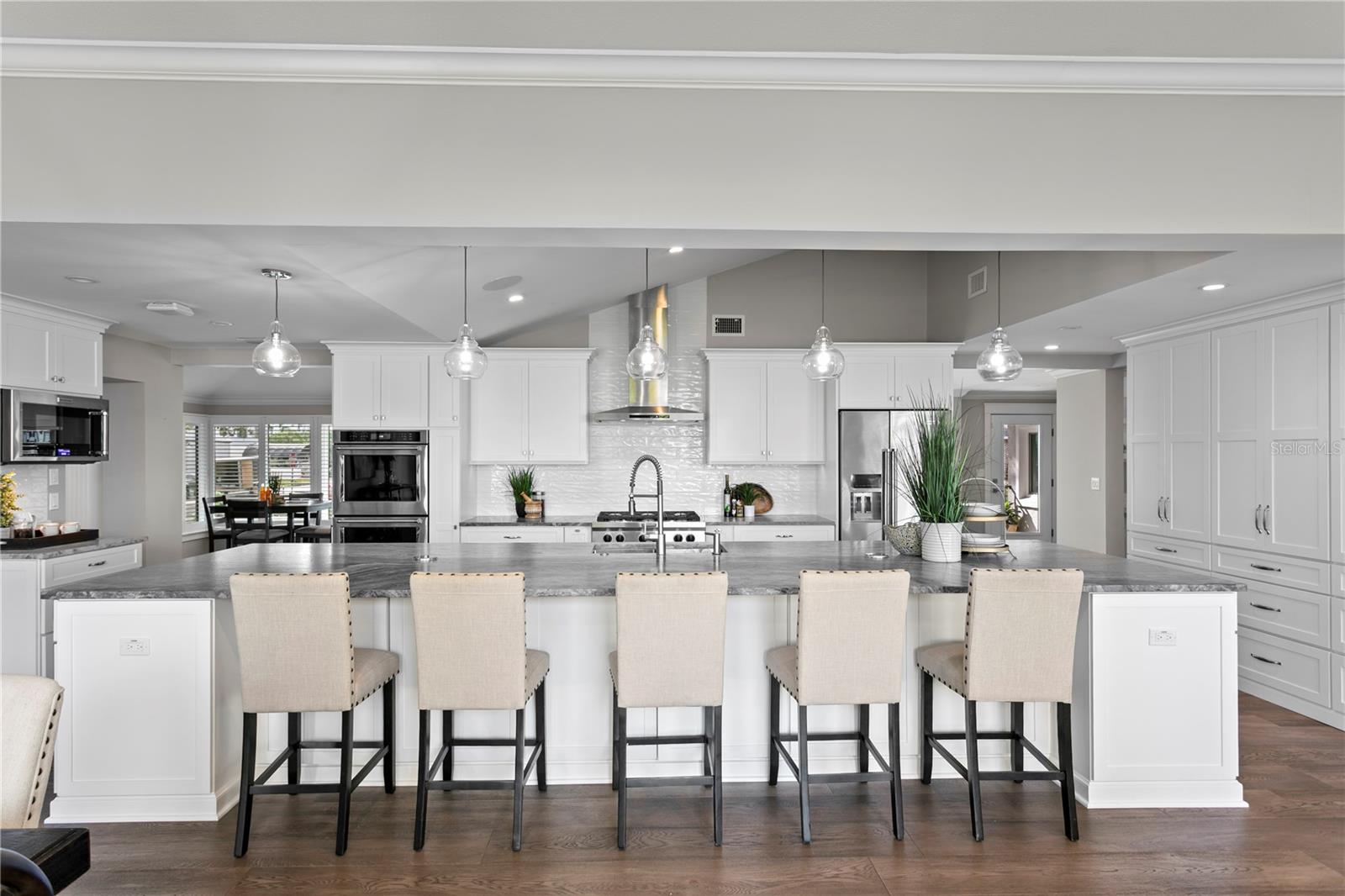 Image 23 of 41 For 655 19th Avenue Ne