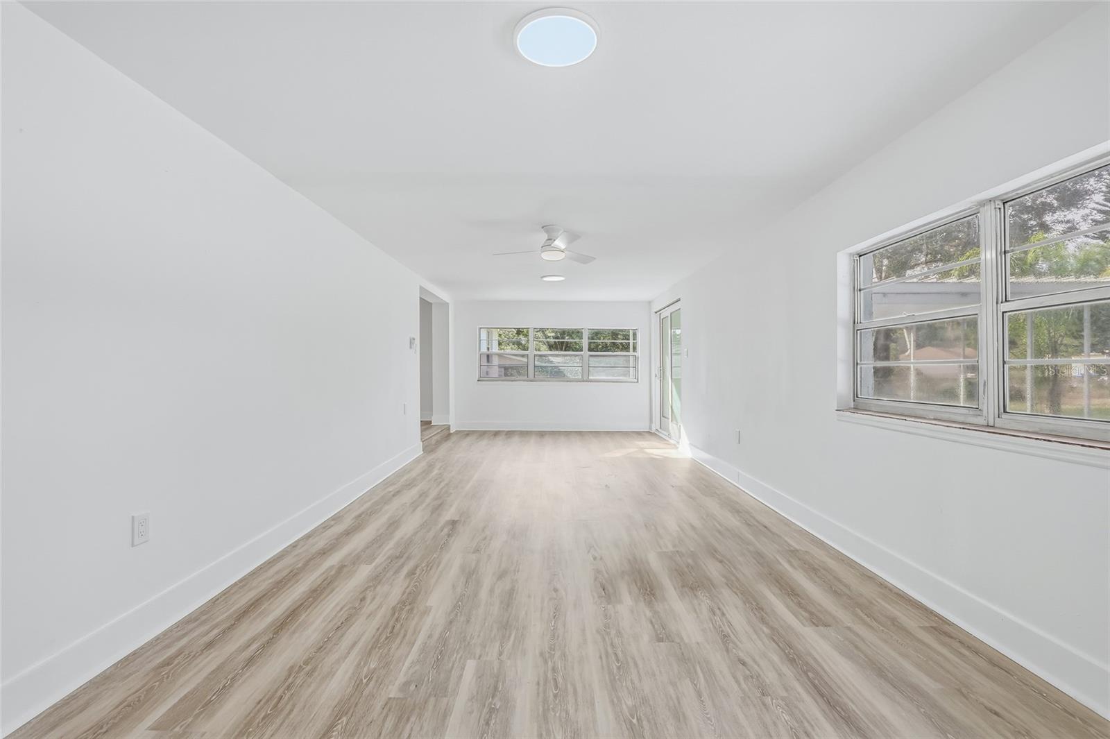 Listing photo id 15 for 12147 Scott Drive