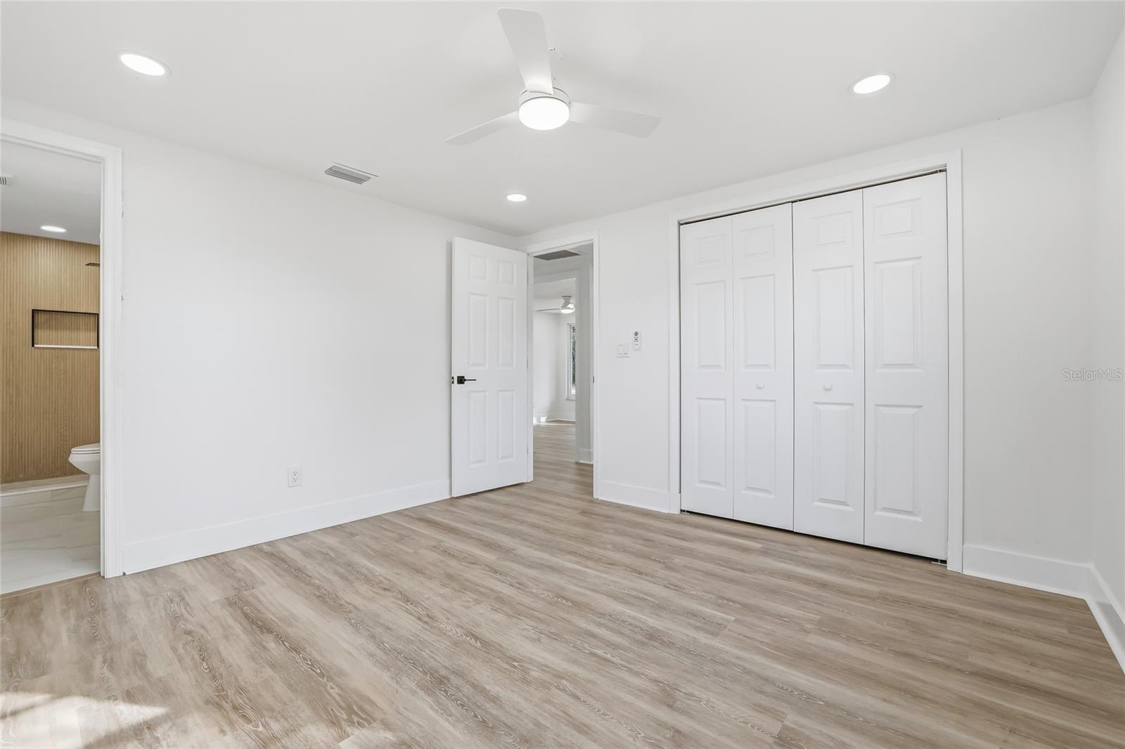 Listing photo id 17 for 12147 Scott Drive