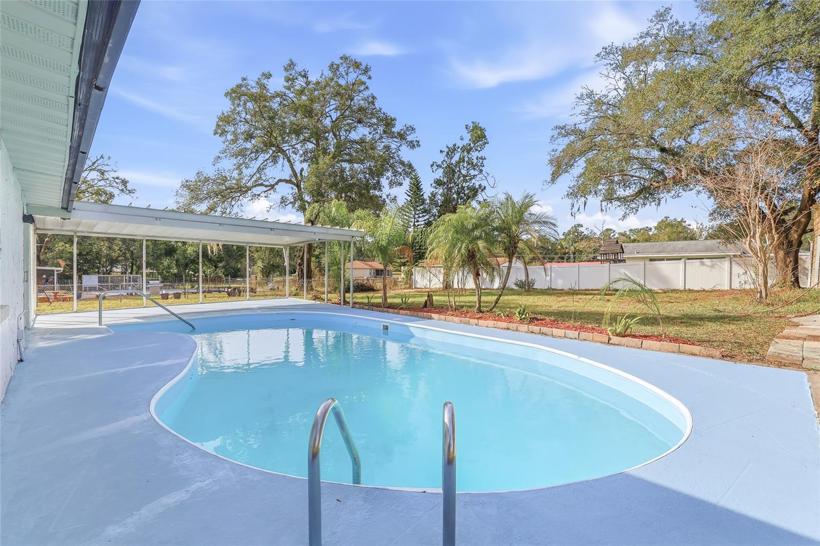 Listing photo id 0 for 12147 Scott Drive